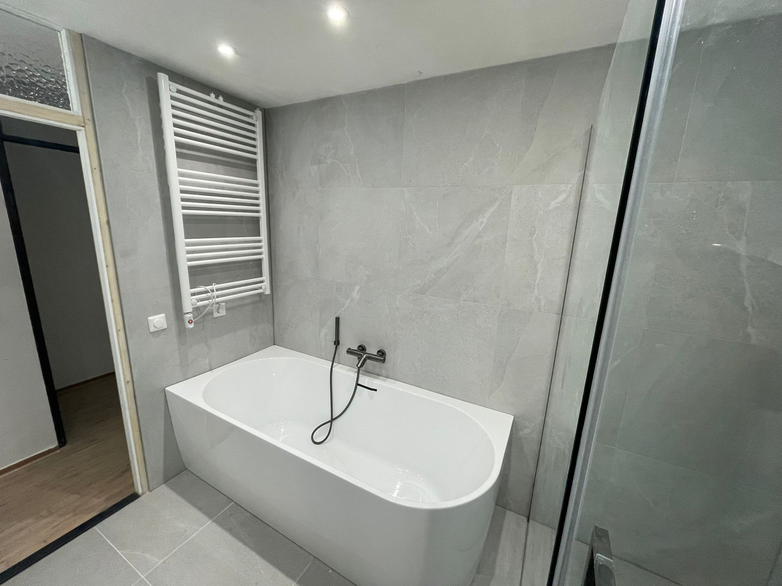 Badkamer renovatie Kralingen-Crooswijk vakman JP Verbouw Service specialist jaren 30 woningen Hoflaan Oudedijk